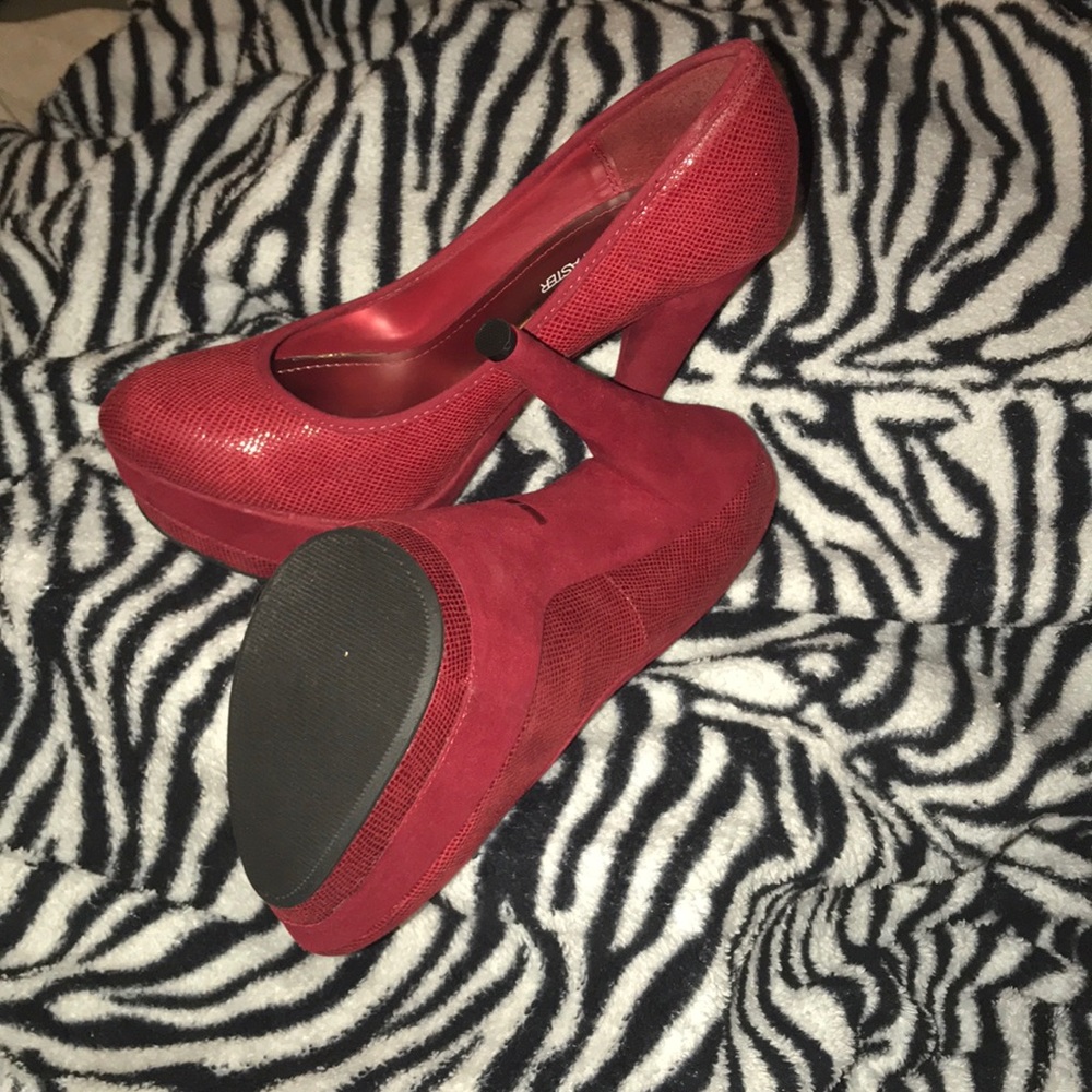 Heels 👠 - Picture 3 of 7